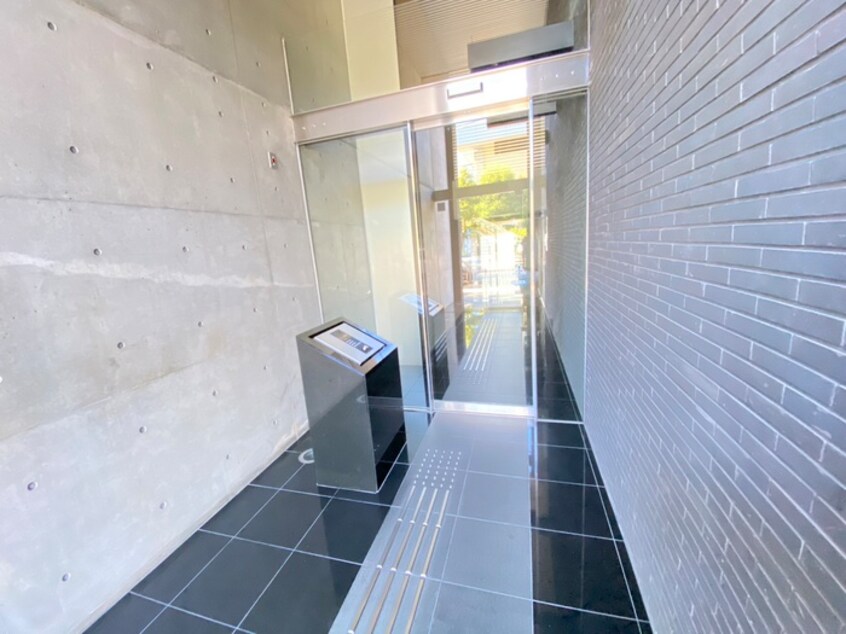 エントランス部分 ＰＲＩＭＯＲＥＧＡＬＯ西京極