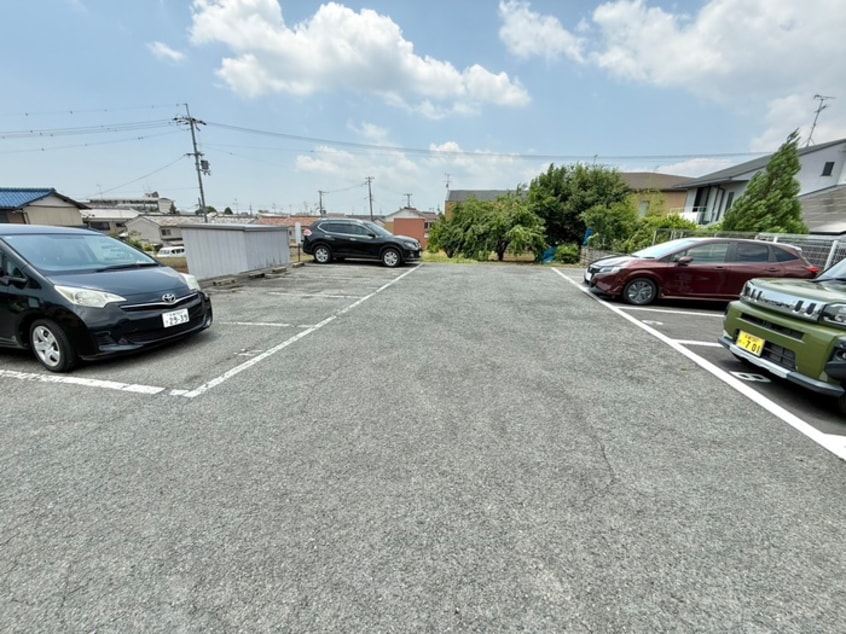 駐車場 ベルヴィル伊勢田