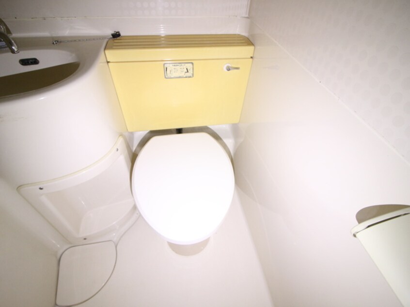 トイレ ﾗｲｵﾝｽﾞﾏﾝｼｮﾝ六甲道（204）