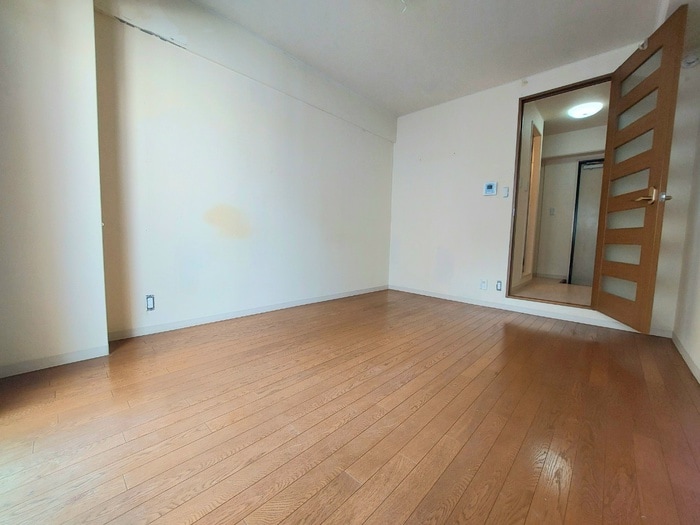 居室 ブラウンコ－ト