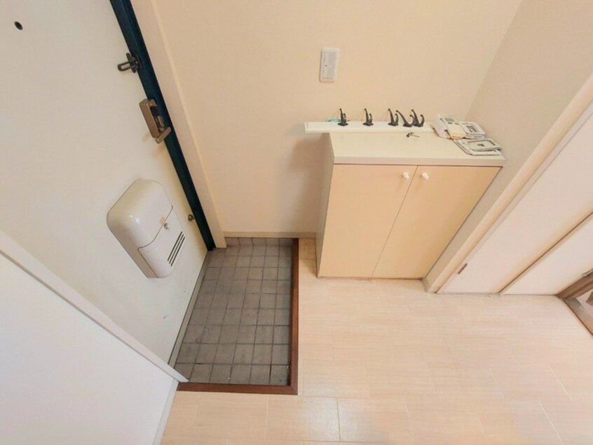 玄関 ブラウンコ－ト