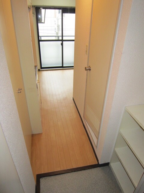 玄関 ソシオリバ－ハイツ