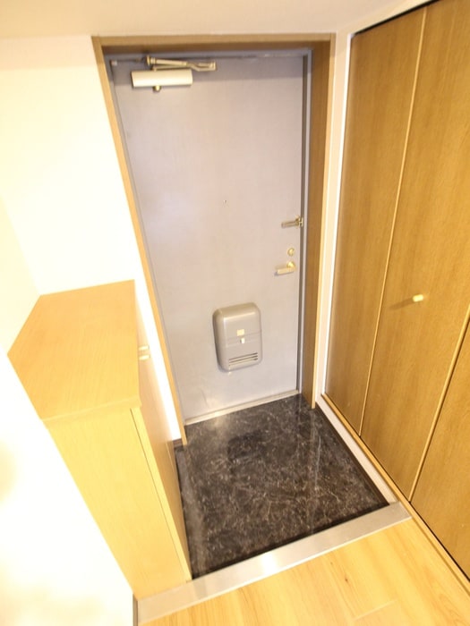 玄関 日大ロイヤル西中島