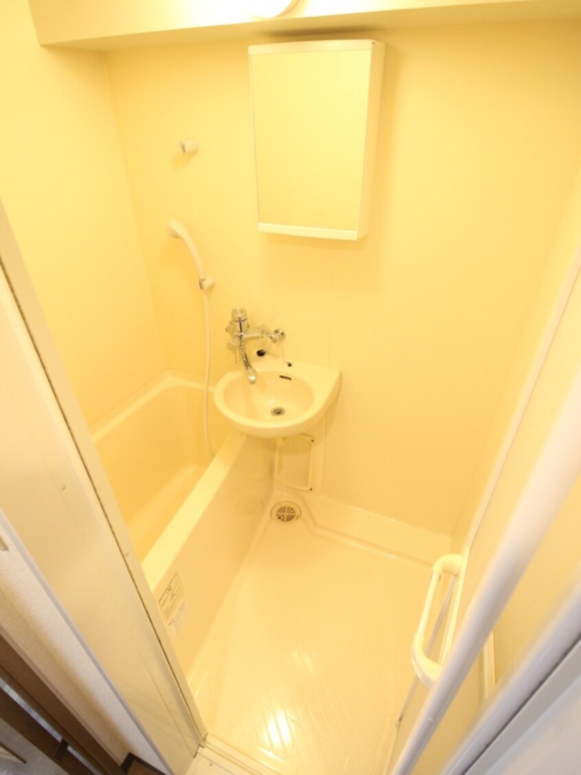 バス／シャワールーム等 日大ロイヤル西中島