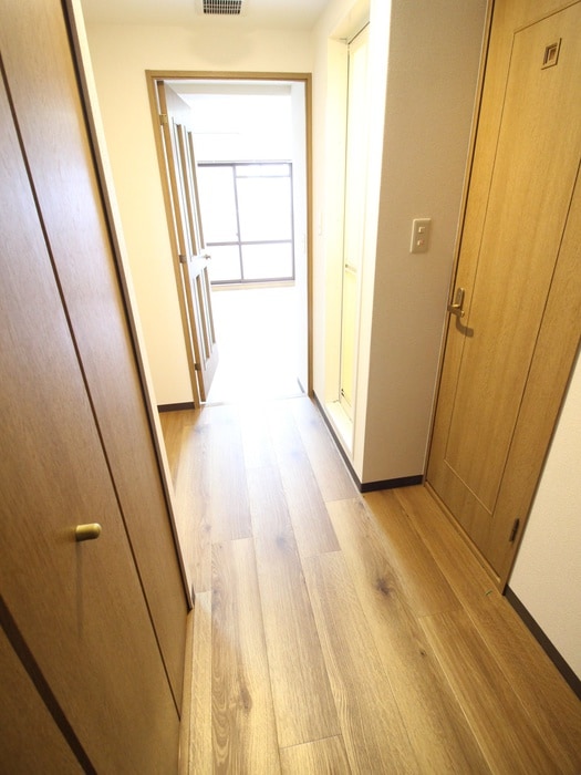 廊下 日大ロイヤル西中島