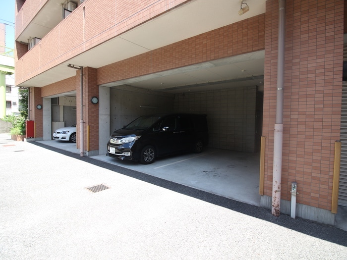 駐車場 日大ロイヤル西中島