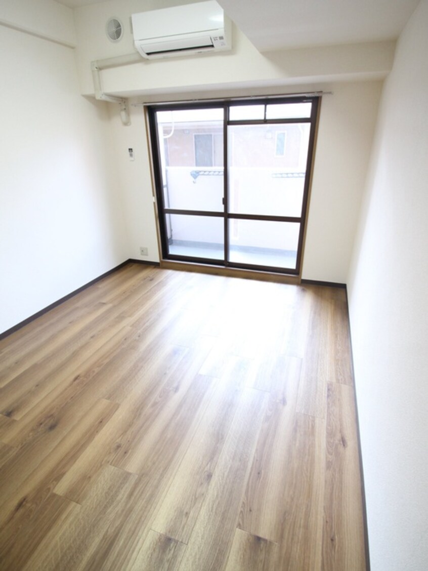 居室 日大ロイヤル西中島