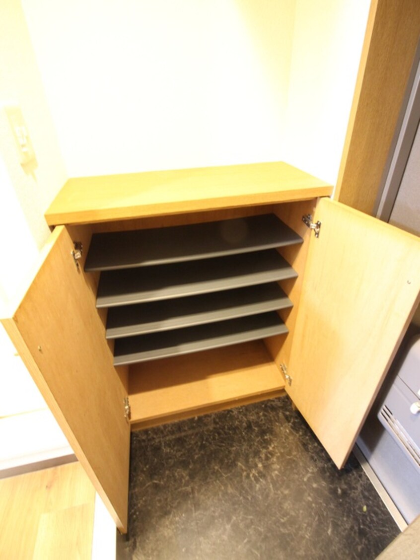 靴箱 日大ロイヤル西中島