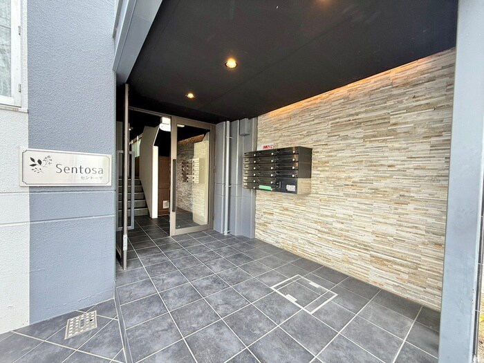 エントランス部分 セント－サ