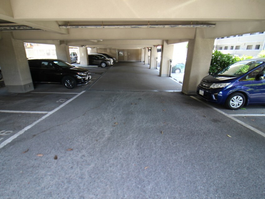 駐車場 センチュリー上山手