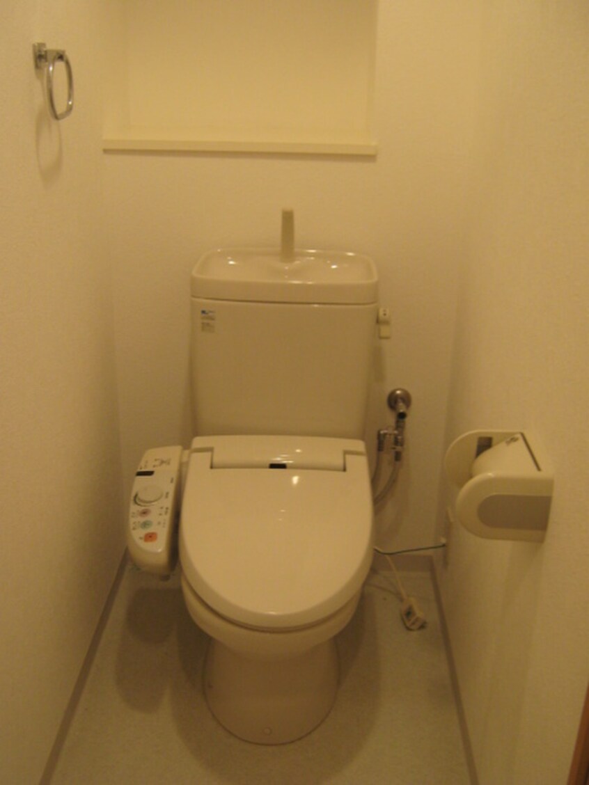 トイレ セルフィ－ユ三宮