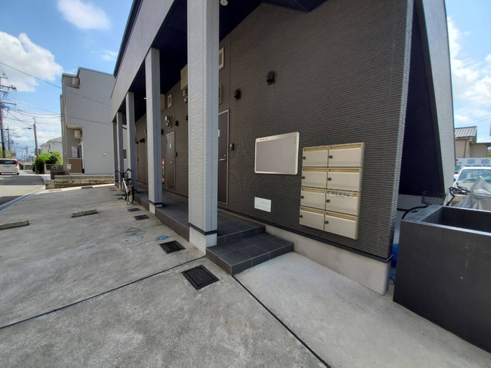 エントランス部分 ルミエール淀