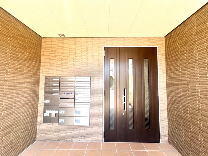 エントランス部分 ユニグレイス