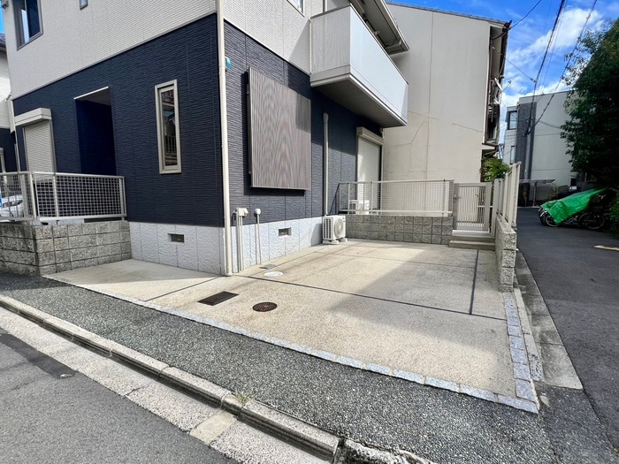 駐車場 吉田泉殿町43番地8貸家