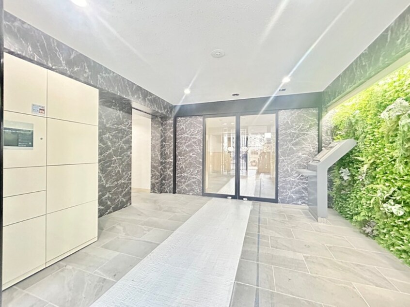 エントランス部分 パインフィ－ルド五条