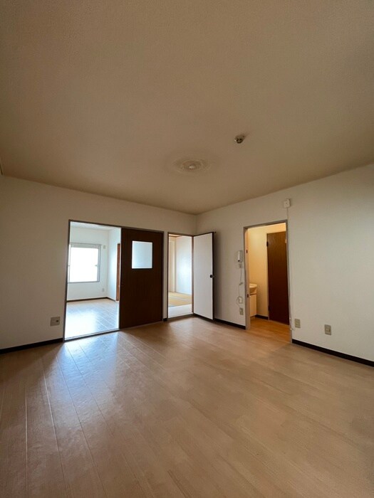 居室 シャトルハイツ