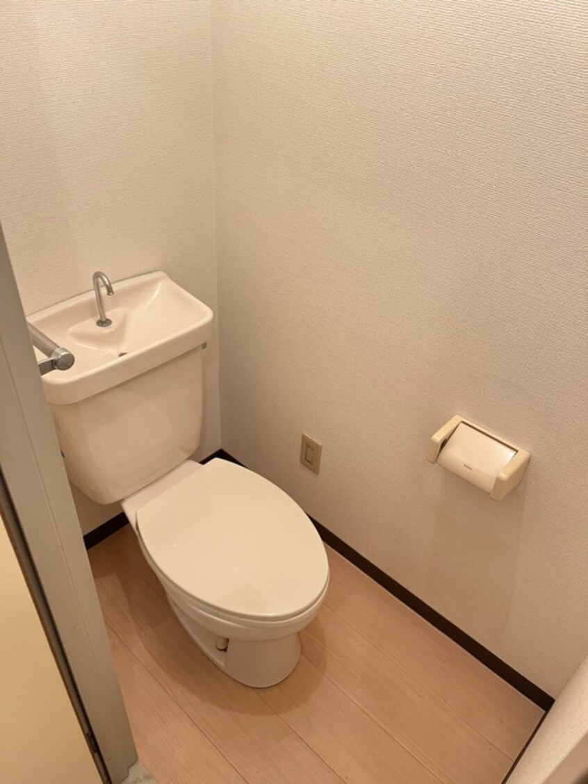 トイレ シャトルハイツ