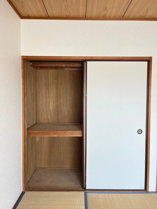 収納 シャトルハイツ