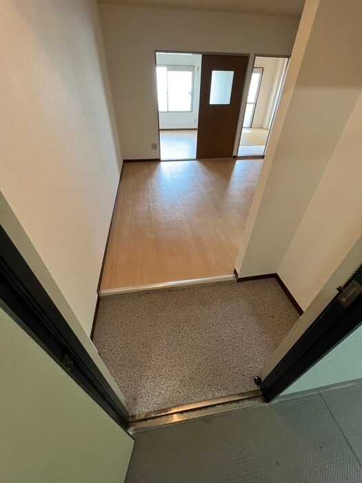 玄関 シャトルハイツ