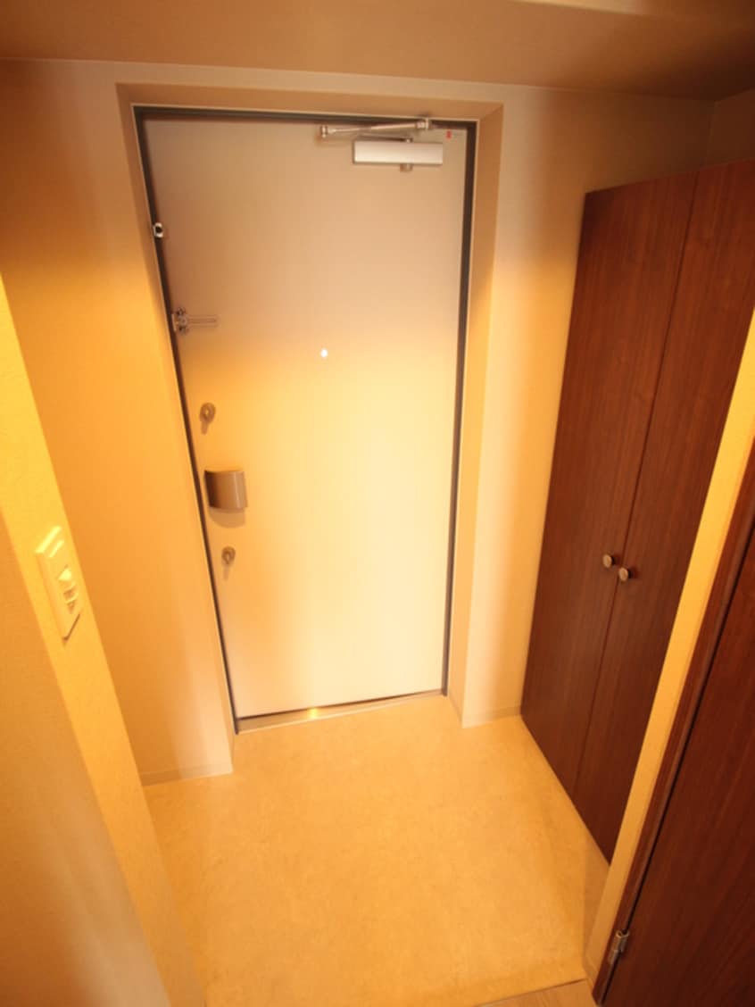 玄関 ArtizA淡路