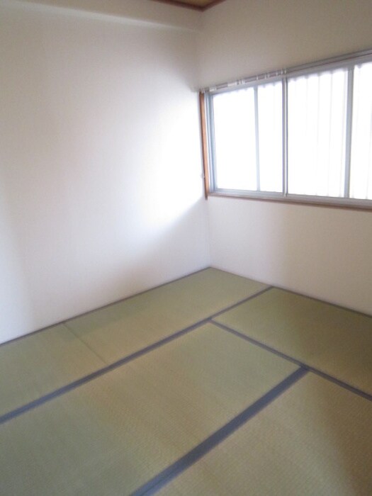 居室 マンション華