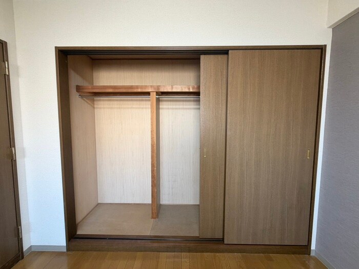 収納 加島フラット