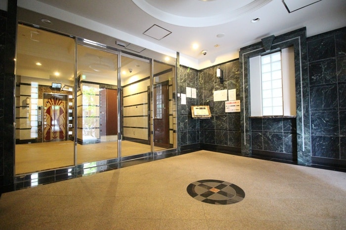 エントランス部分 ｸﾗｳﾝﾊｲﾑ本町ＥＡＳＴ(1003)