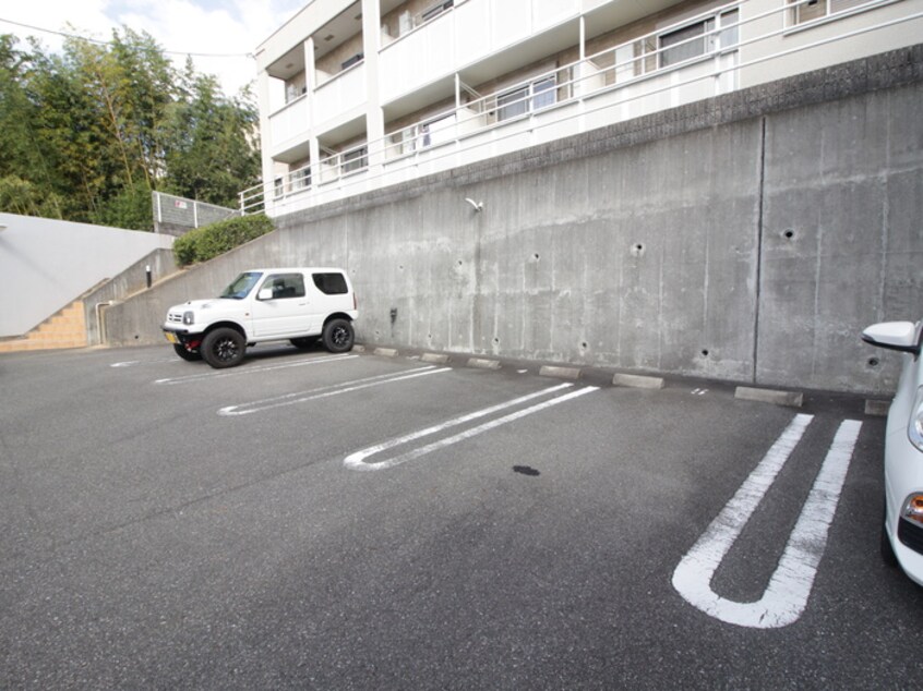 駐車場 シェルブル－