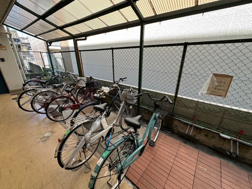 駐輪場 サンハイツ