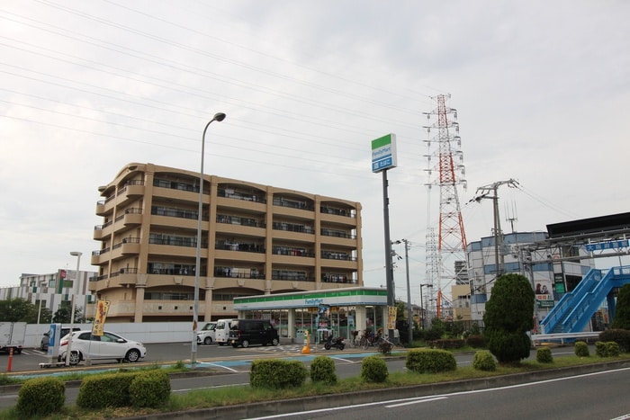 ファミリーマート(コンビニ)まで376m ベルドミ－ル
