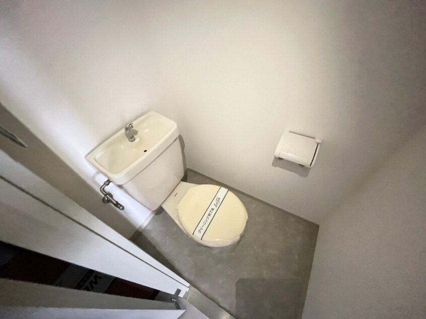 トイレ クレッシェンド岸地