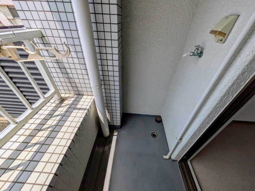 洗濯機置場 クレッシェンド岸地