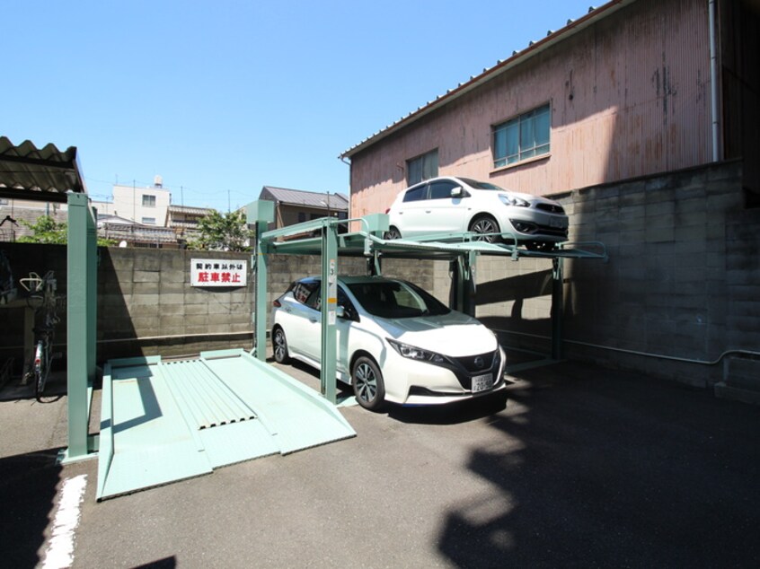 駐車場 パティオ林