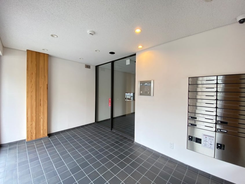 エントランス部分 シャルール・デュ・ボワ二条