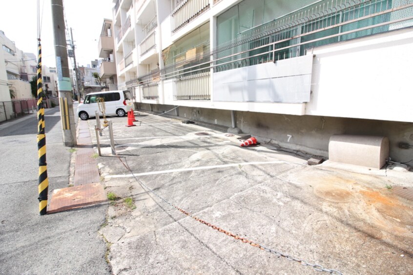 駐車場 マンション藤