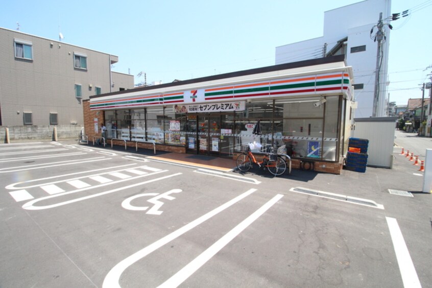 セブンイレブン下新庄２丁目店(コンビニ)まで332m フジパレス淡路Ⅱ番館