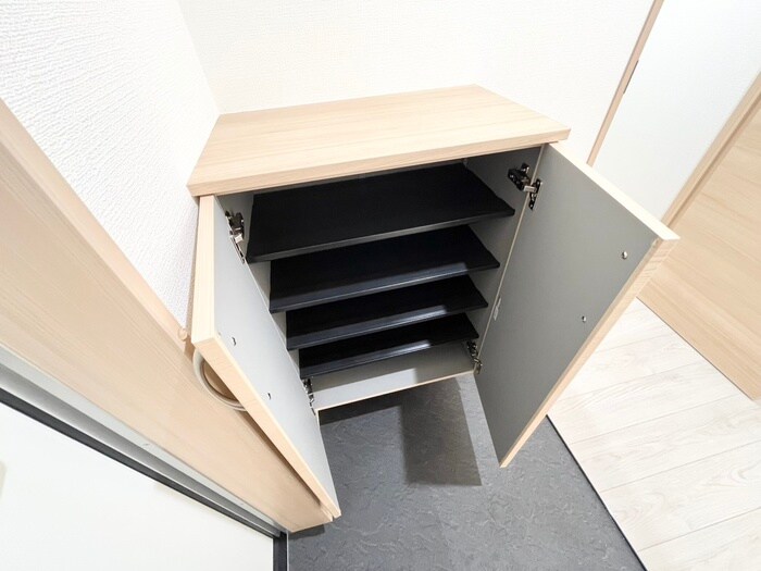 靴箱 ＢＡＤＧＥ瓢箪山