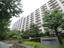 桃山台ｸﾞﾗﾝﾄﾞﾏﾝｼｮﾝＤ２棟(101)の外観