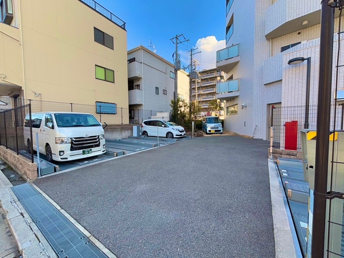 駐車場 セイクレッド