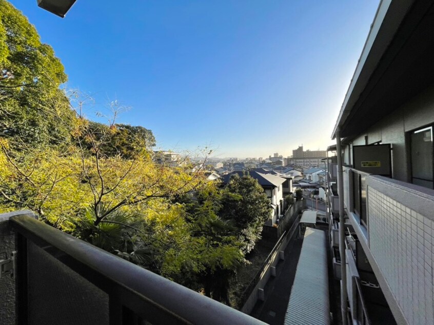 室内からの展望 ハイツ宮の森