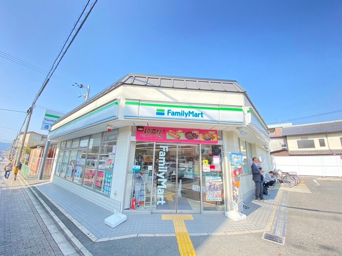 ファミリーマート(コンビニ)まで160m ユタカガーデン円町