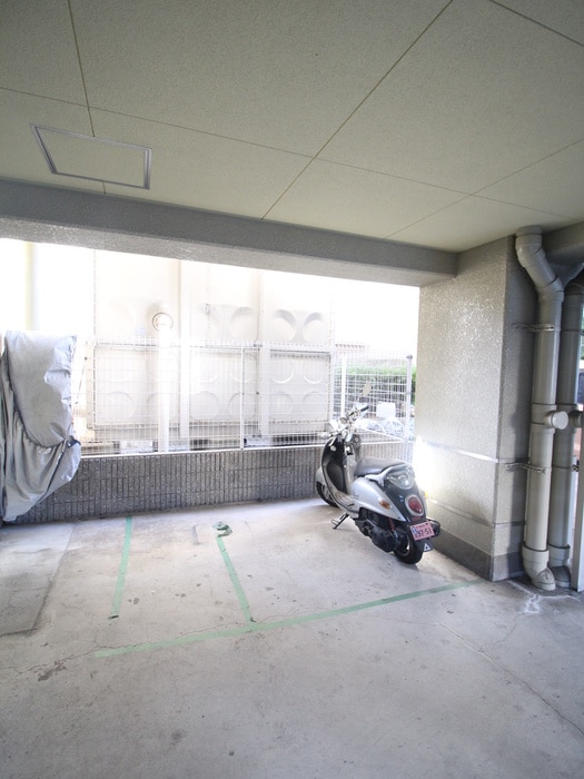 バイク置き場 KM江坂