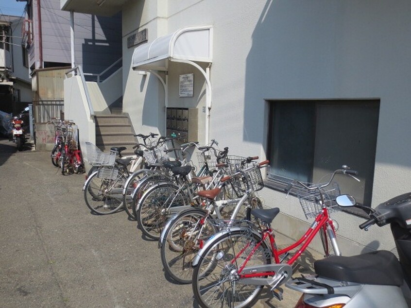 駐輪場 アネックス駒ケ林