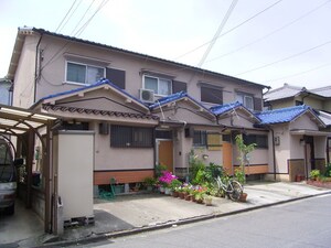 西田連棟借家
