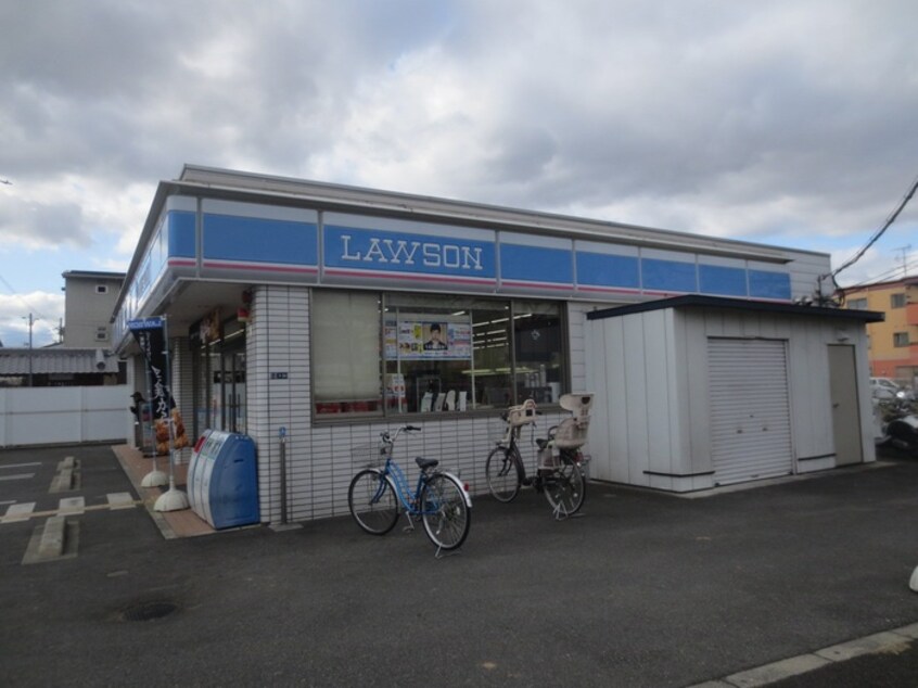 ローソン　東大阪花園桜通り店(コンビニ)まで493m ソレイユ本郷