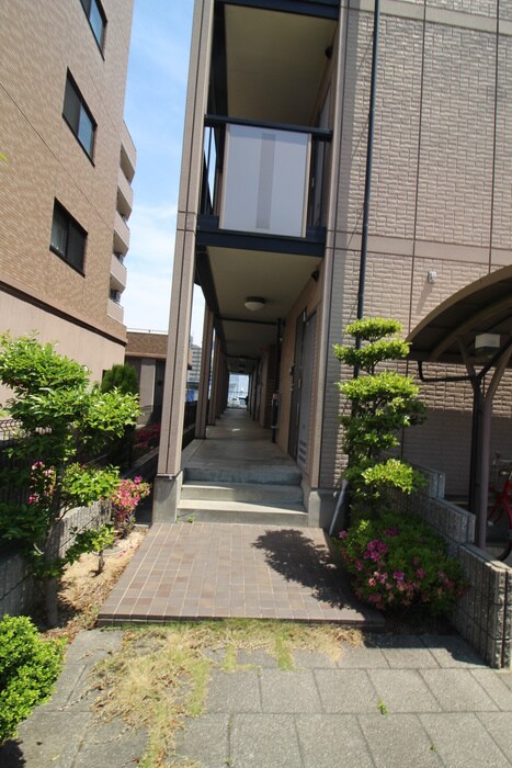 エントランス部分 ヴィラ－ジュなかもず