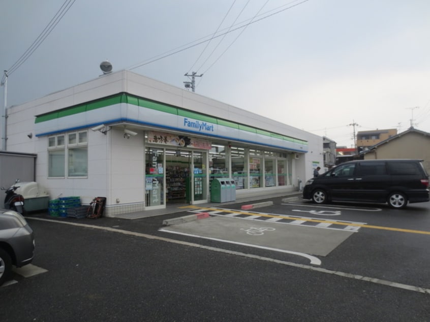 ファミリーマート(コンビニ)まで600m エクセル深阪