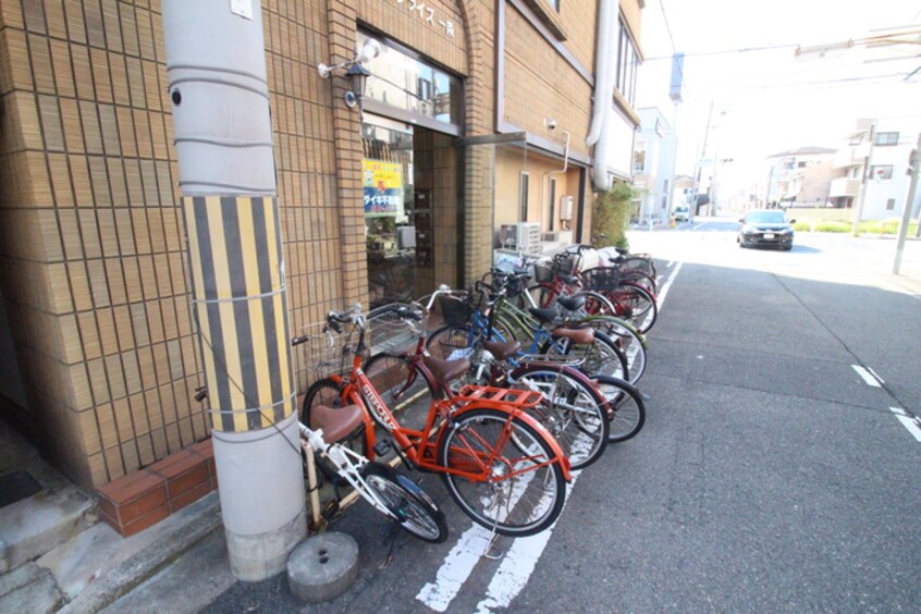 駐輪場 サンライズ一条