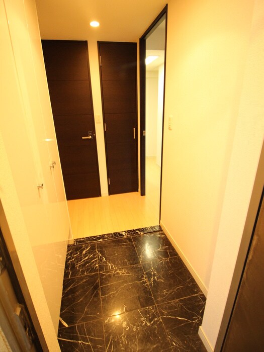 玄関 セイワパレス新梅田