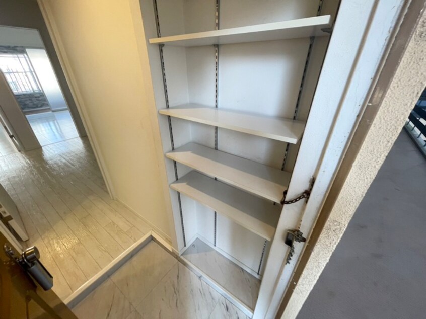 靴箱 シルフィ－ド・ドゥ・花隈